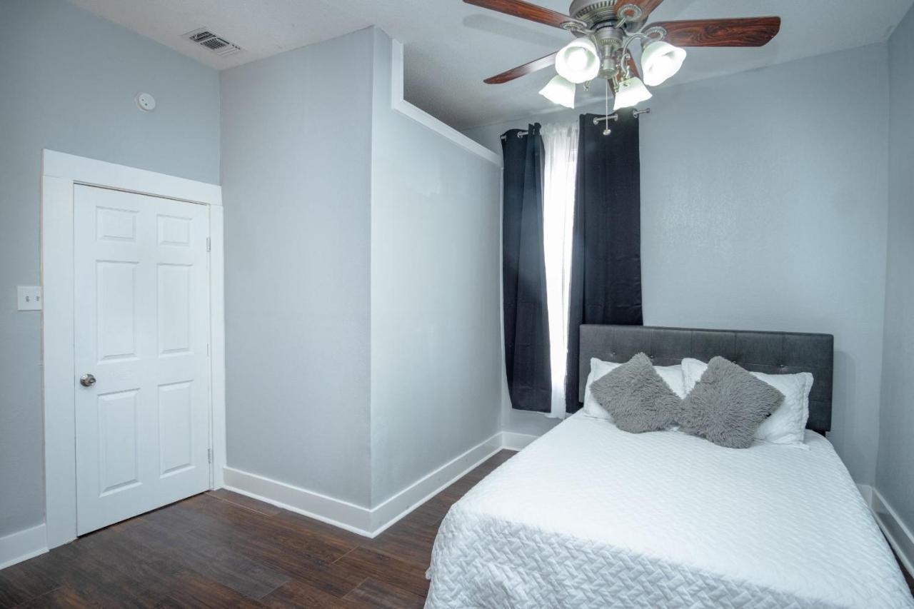 Remodeled Historic 2Br 1Ba House Near Downtown Apartment San Antonio Bagian luar foto