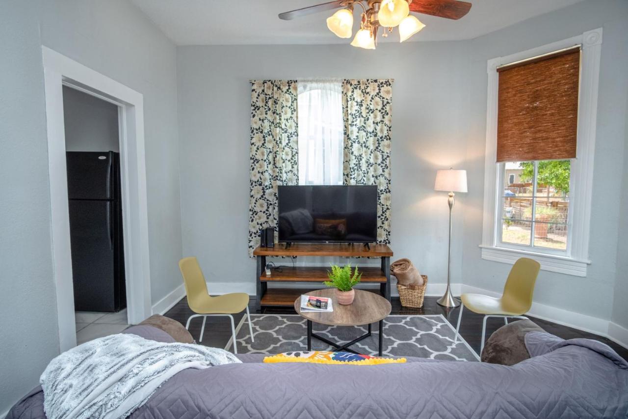 Remodeled Historic 2Br 1Ba House Near Downtown Apartment San Antonio Bagian luar foto