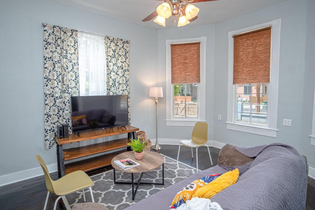 Remodeled Historic 2Br 1Ba House Near Downtown Apartment San Antonio Bagian luar foto